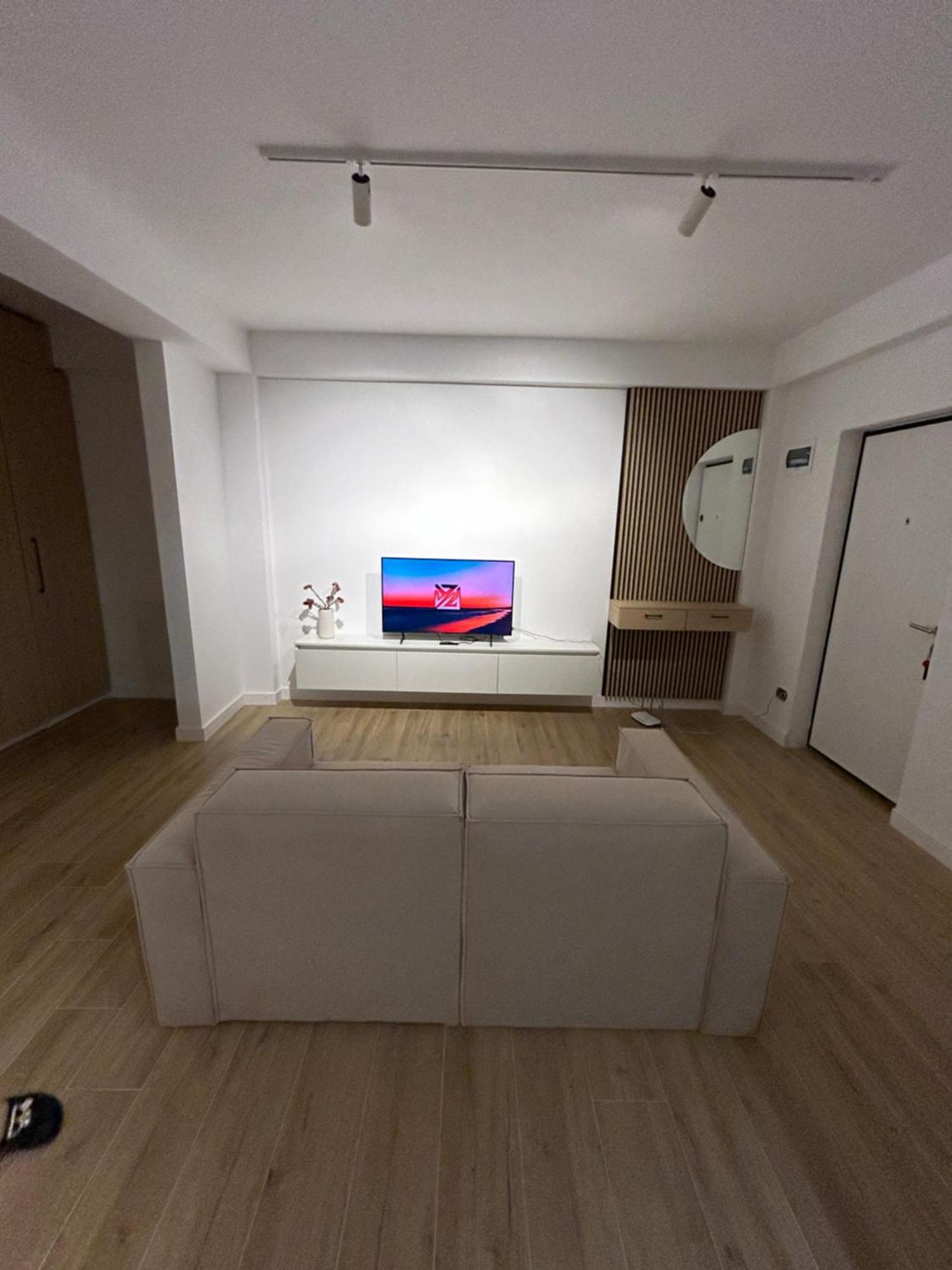 Mirror Apartments Satu Mare Ngoại thất bức ảnh